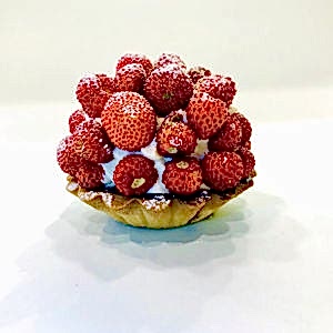 Immagine di Crostata con Panna e Fragoline